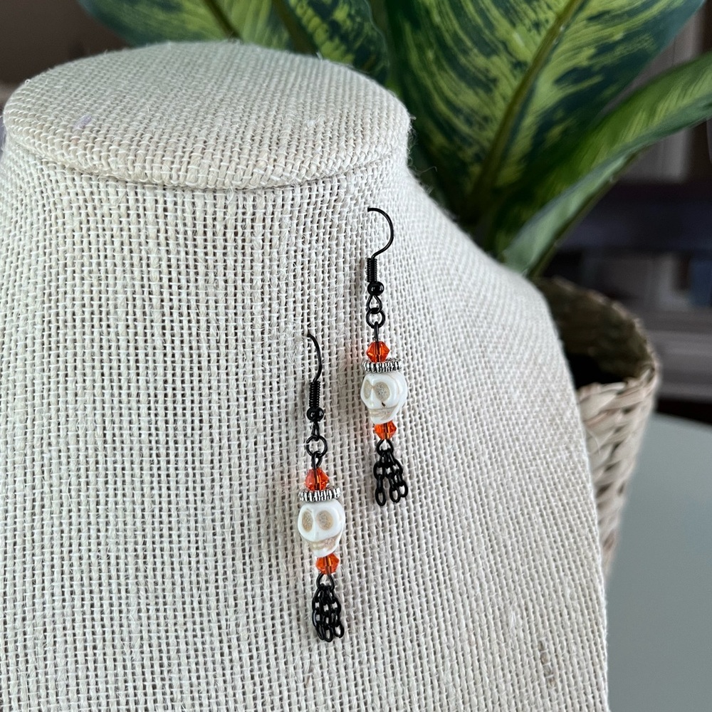🧡💀Handmade Skull Earrings 💀🧡 - Picture 4 of 10